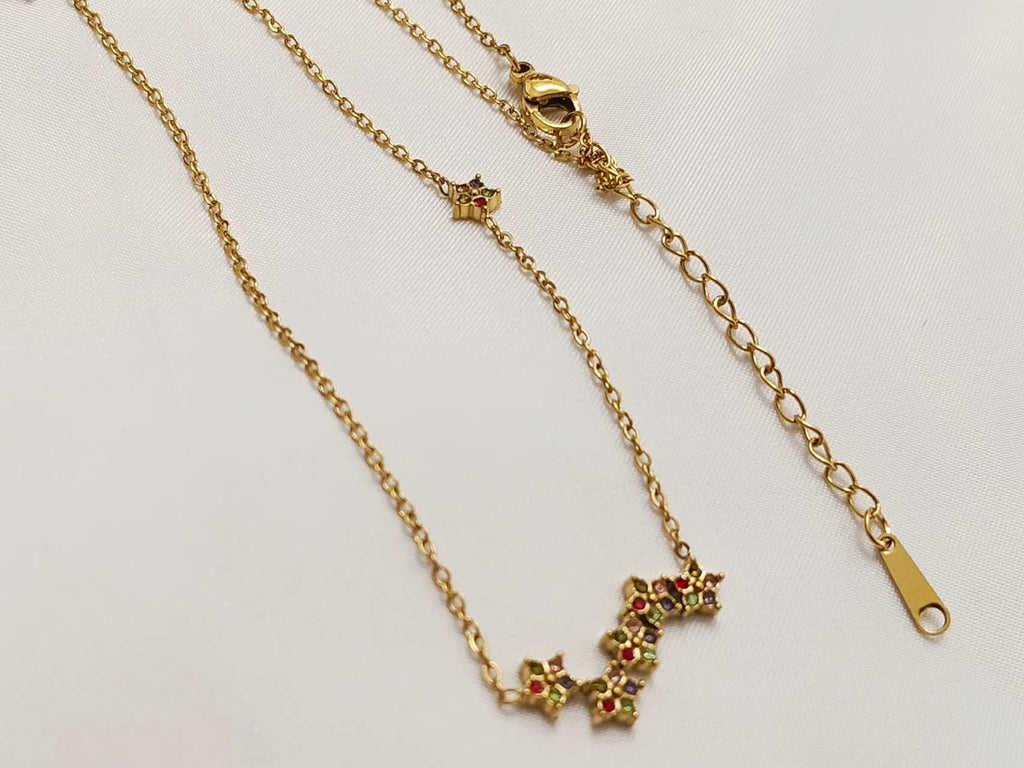 Collar de sonrisa de forma de flores con circonitas verdes, blancos y multicolor en acero inoxidable oro 18K PVD Waterproof tarnish-free