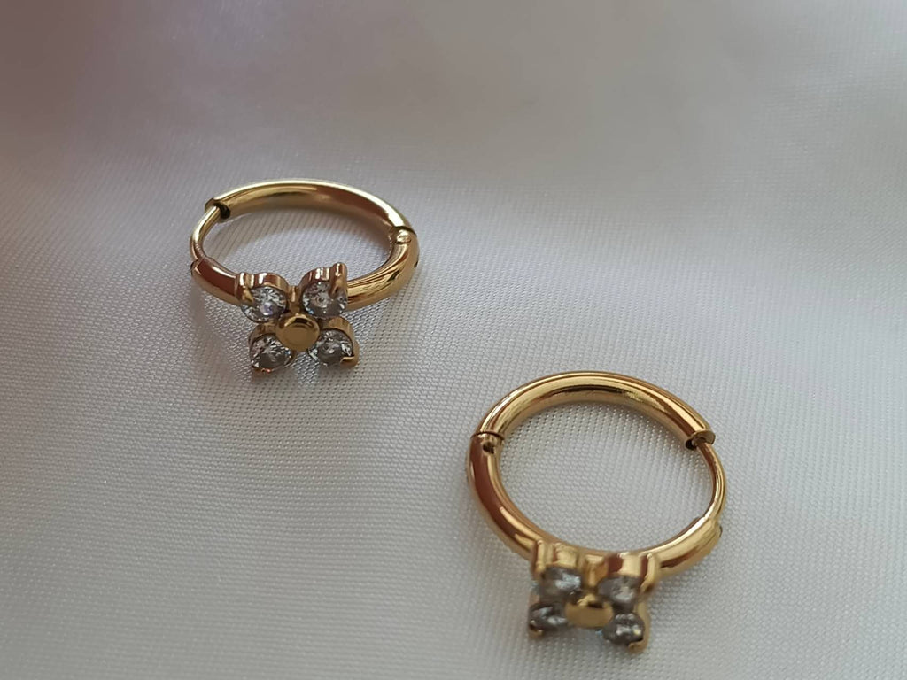 Pendientes de aros de forma Trébol circonita de acero inoxidable oro 18K PVD Waterproof