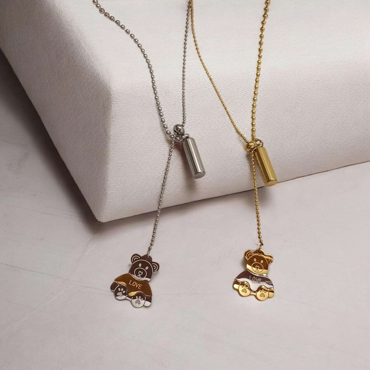 Collar ajustable de bolitas con colgante de oso bicolor acero inoxidable oro 18K waterproof tarnish-free