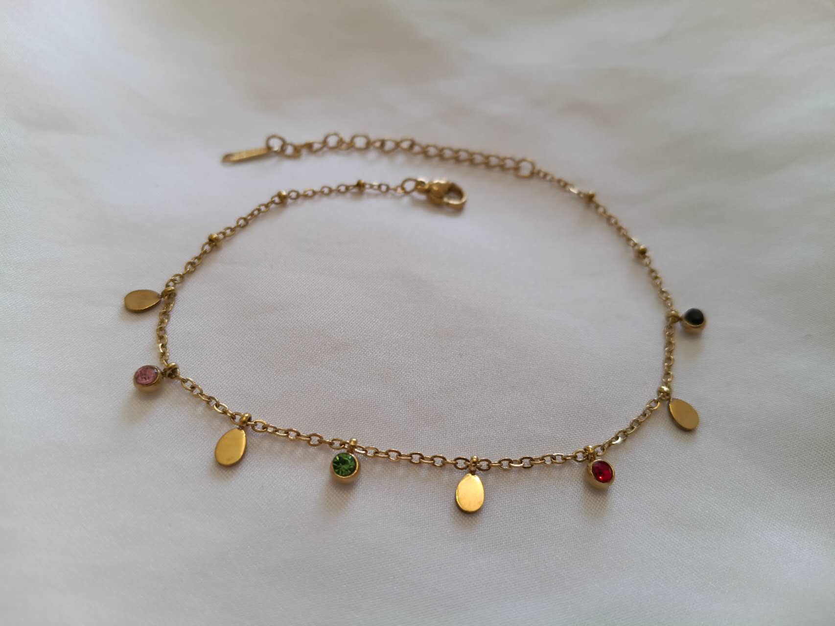 Tobillera anklet con charms de gota de agua y circonitas multicolor de acero inoxidable oro 18K waterproof