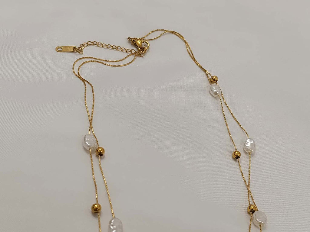 Collar de Doble Capa con Perlas Barrocas blancas, Acero Inoxidable PVD Oro, Ajustable