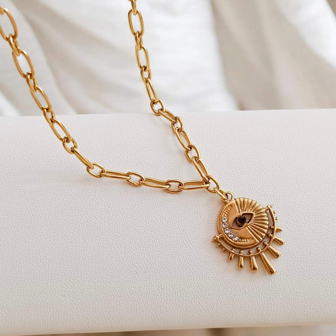 Collar cadena paperclip colgante Ojo Turco Medallón de Sol y Luna acero inoxidable oro bañado 18K waterproof tarnish-free