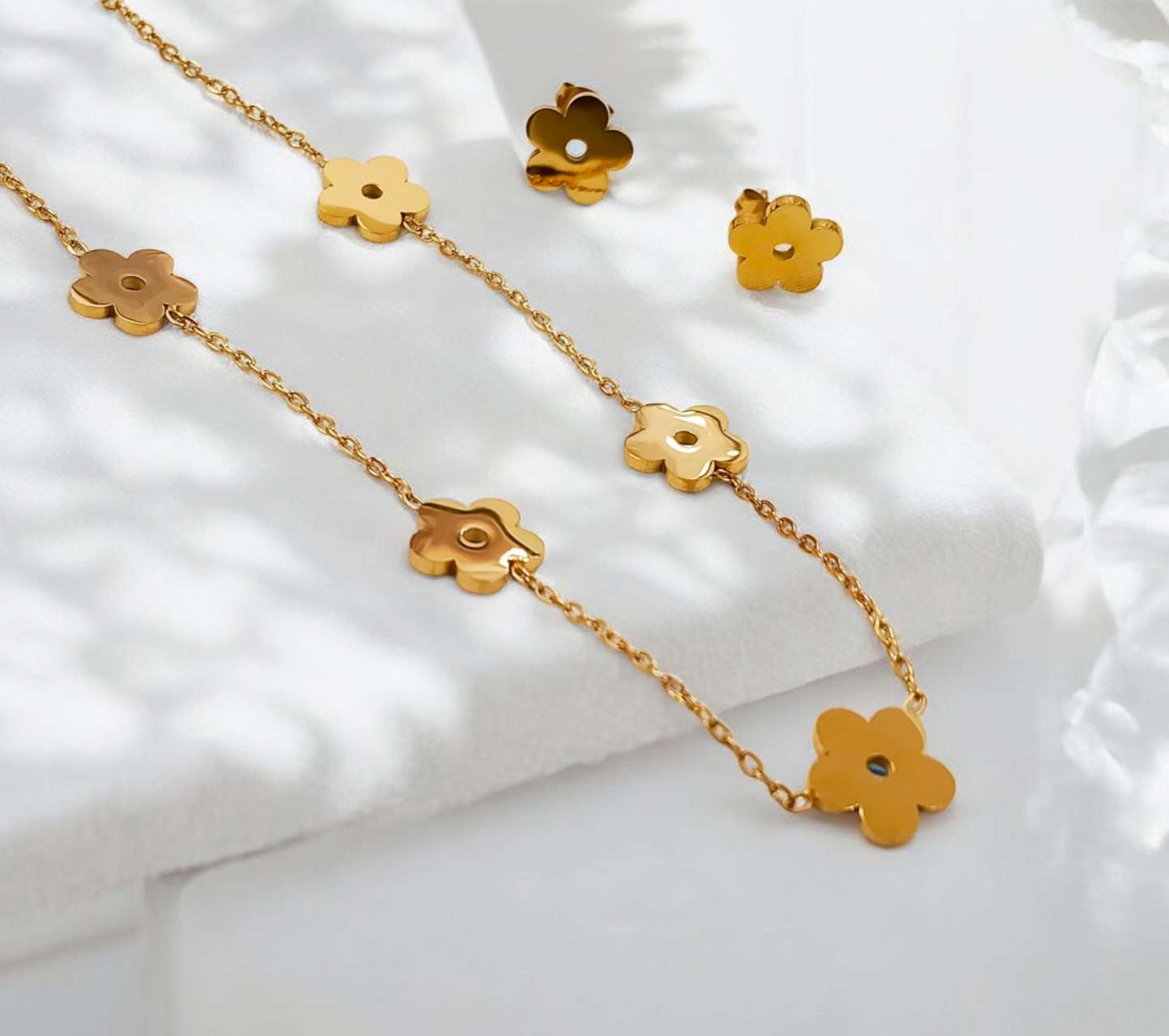 Set de joyas collar ajustable de cuentas de flores y pendientes a juego de acero inoxidable oro 18K PVD Waterproof tarnish-free