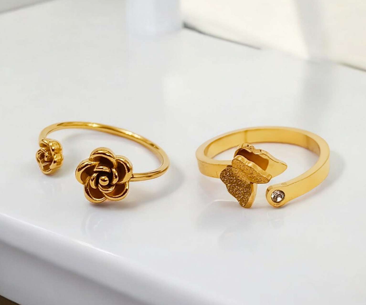 Anillo ajustable abierto mariposa y flor rosal de acero inoxidable oro 18K waterproof