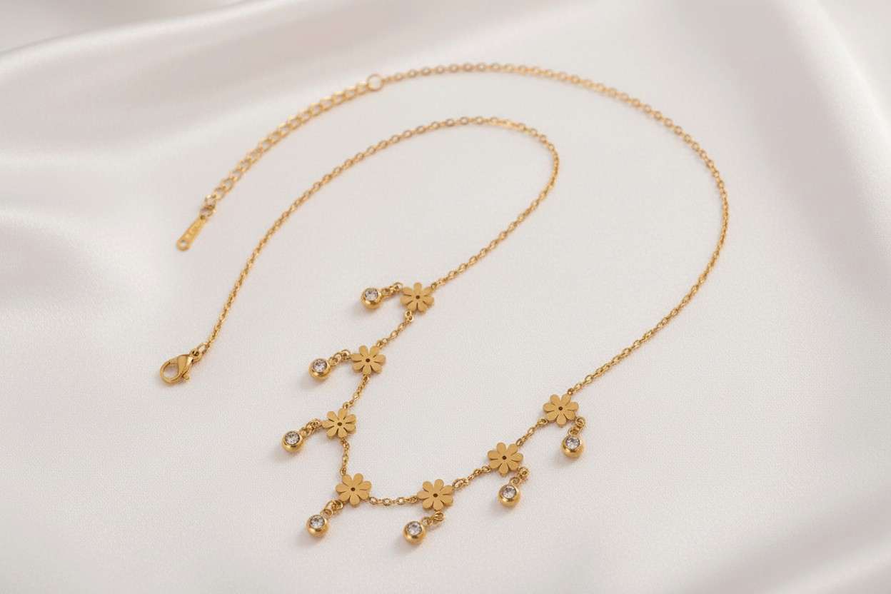 Collar ajustable de cuentas flores y circonitas de acero inoxidable oro 18K waterproof tarnish-free