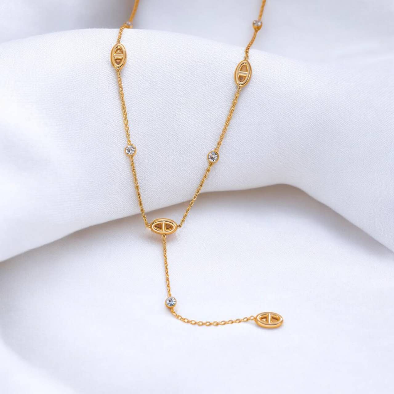 Collar Elegante Y Minimalista Impermeable de Acero con Dijes de Óvalo