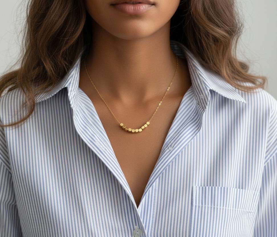 Collar de cuentas cuadradas acero inoxidable baño de oro 18K