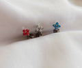 Pendientes Trébol de Titanio F136 con Circonitas rojo azul  para  lóbulo de la oreja