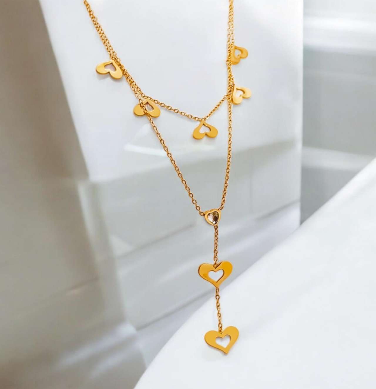 Collar ajustable con doble cadena en Y con colgantes corazones y circonita acero inoxidable oro 18K PVD waterproof