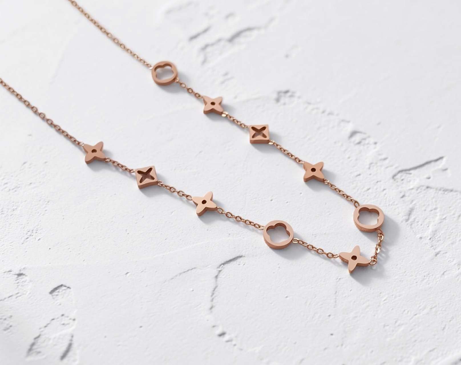 Collar ajustable extensor de cuentas trebol acero inoxidable oro rosa 18K PVD waterproof tarnish-free