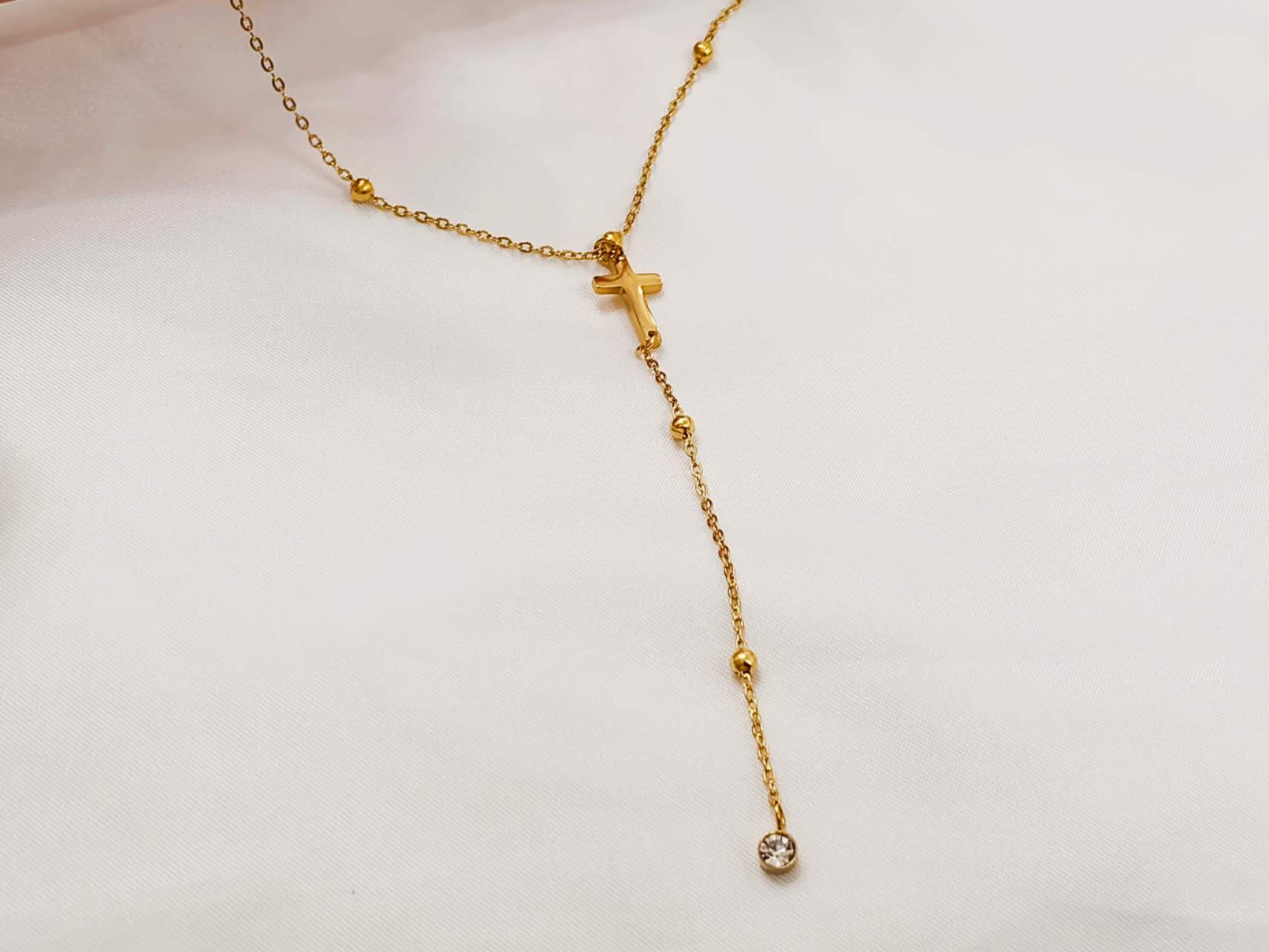 Collar de cuentas bolitas en Y con colgante cruz y circonita de acero inoxidable oro 18K Waterproof