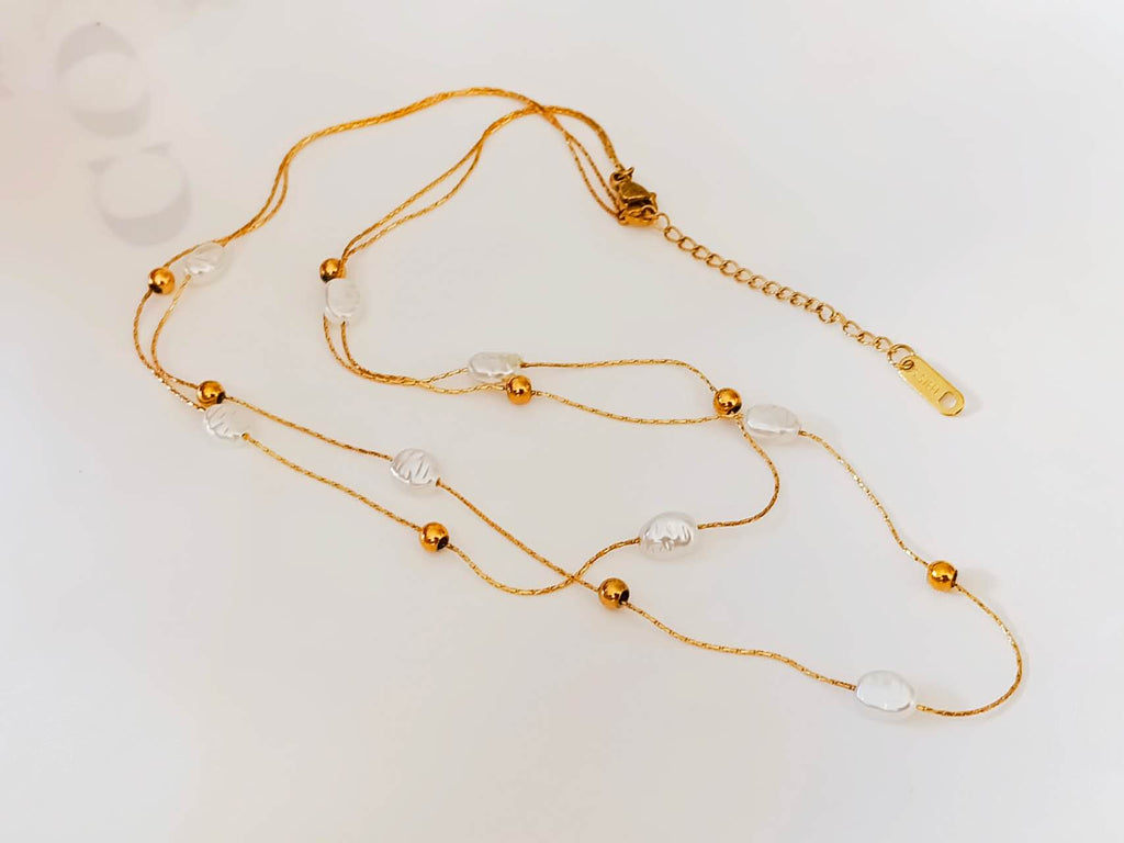 Collar de Doble Capa con Perlas Barrocas blancas, Acero Inoxidable PVD Oro, Ajustable