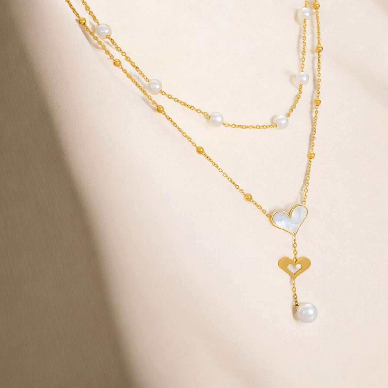 Collar ajustable de doble cadenas con colgantes perlas blancas y corazones de acero inoxidable oro 18K Waterproof tarnish-free