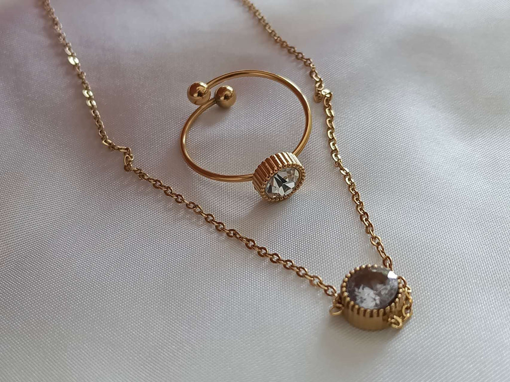 Set de joyas collar ajustable con colgante redonda circonita y anillo a juego de acero inoxidable oro 18K PVD waterproof