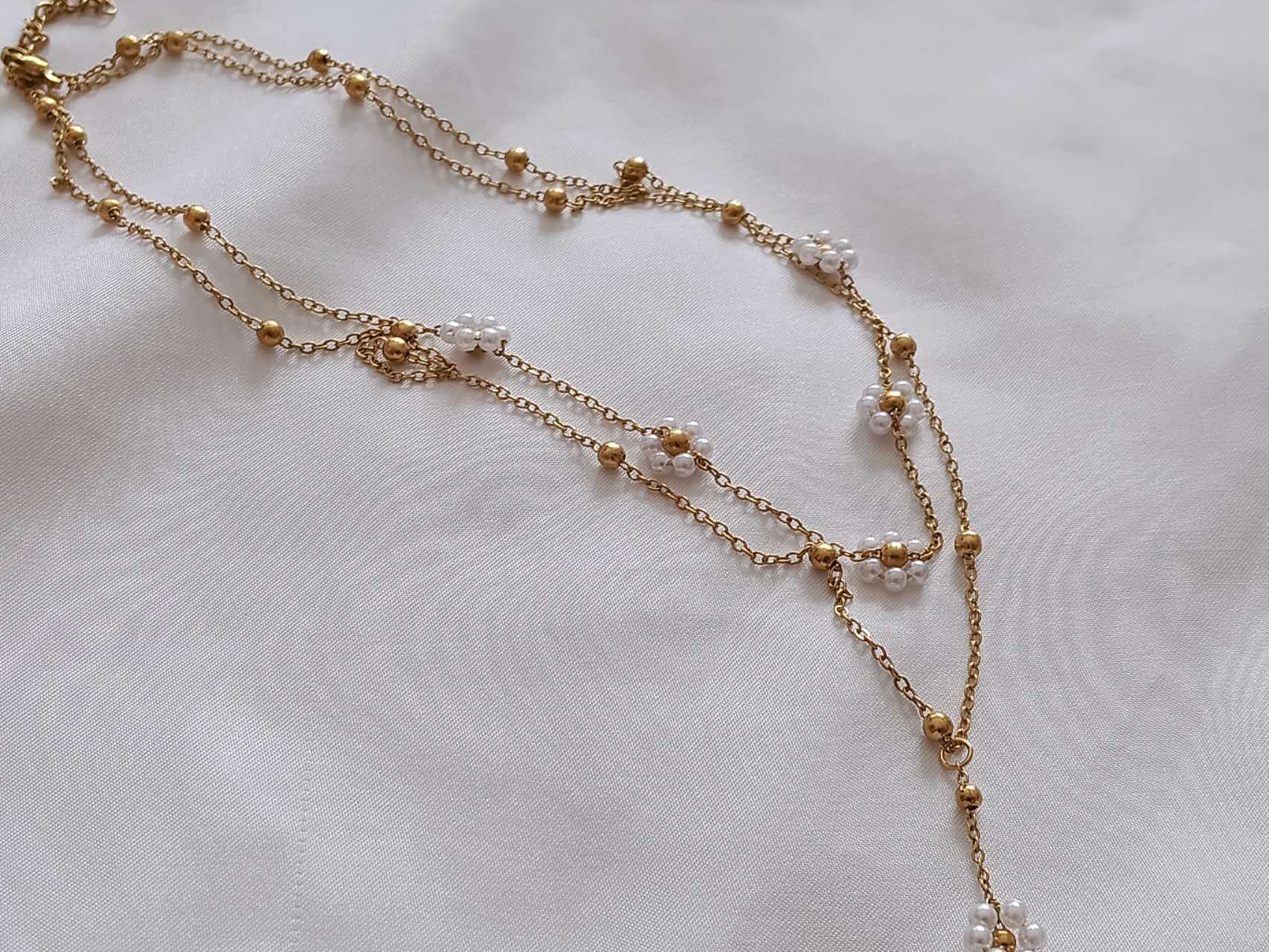 Collar ajustable con doble cadena en Y con cuentas de flores y bolitas acero inoxidable oro 18K waterproof tarnish-free