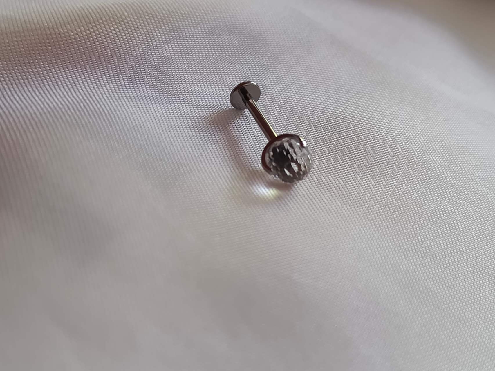 Pendientes  de bola con corte diamane cristal titanio F136