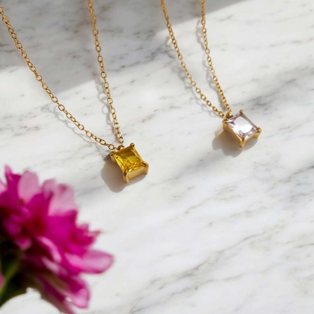 Collar ajustable con colgante cuadrado circonita amarilla de acero inoxidable oro 18K waterproof tarnish-free