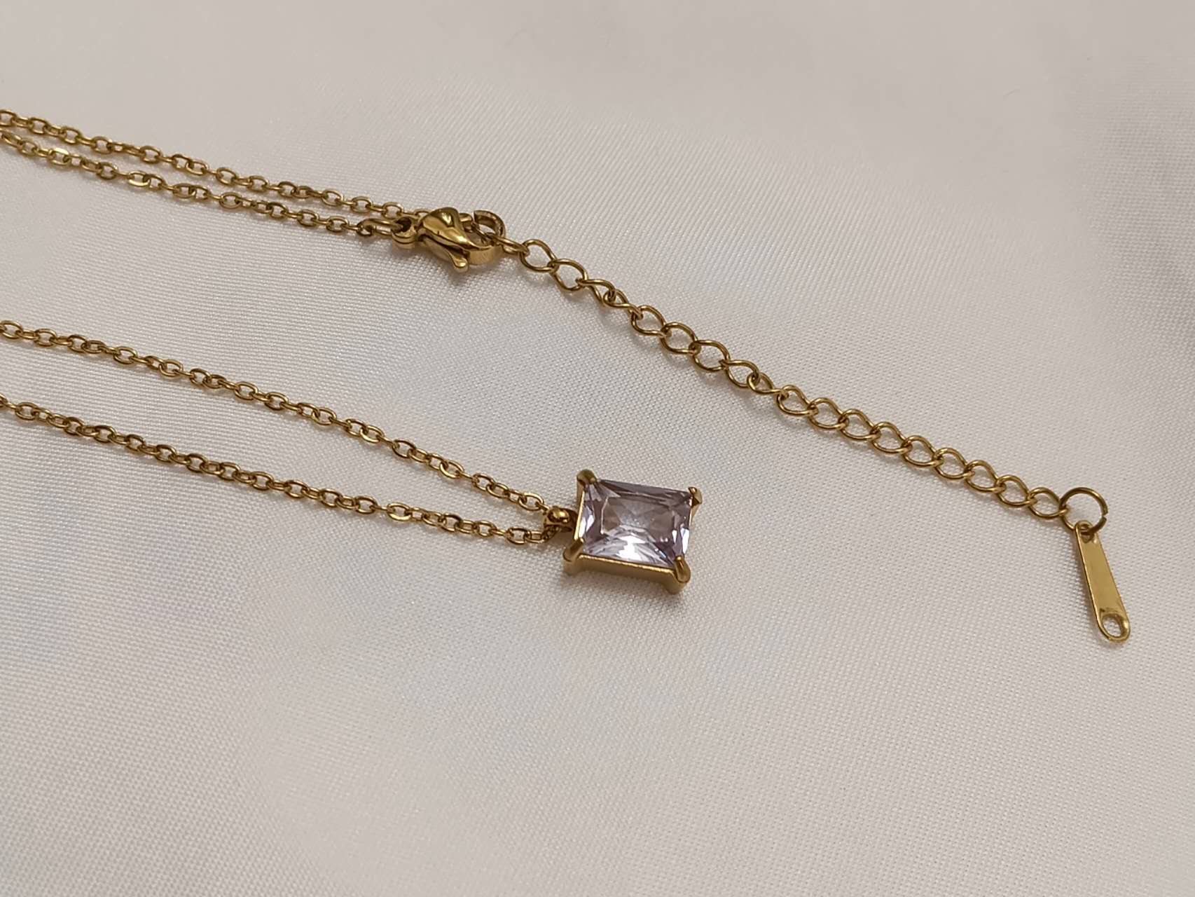 Collar ajustable con colgante cuadrado circonita amarilla de acero inoxidable oro 18K waterproof tarnish-free