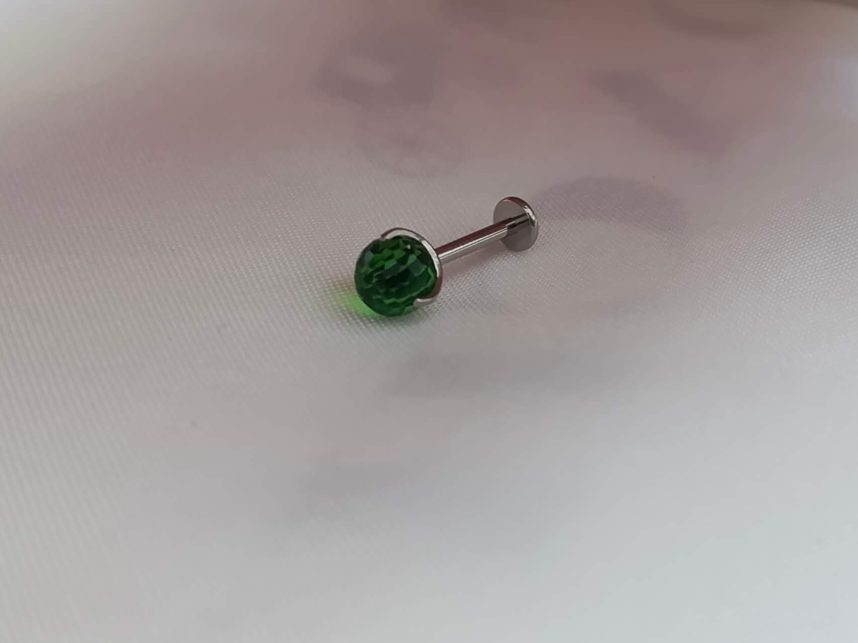 Pendientes  de bola con corte diamane cristal titanio F136
