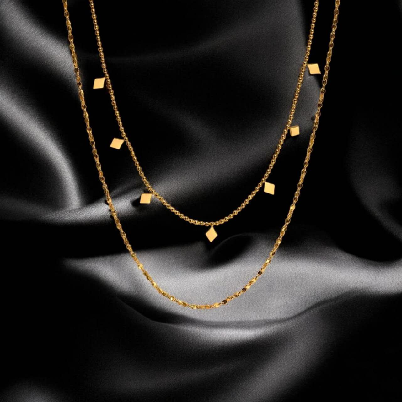 Collar con extensor doble con delicados dijes en forma de rombo, acero inoxidable oro 18K PVD Waterproof