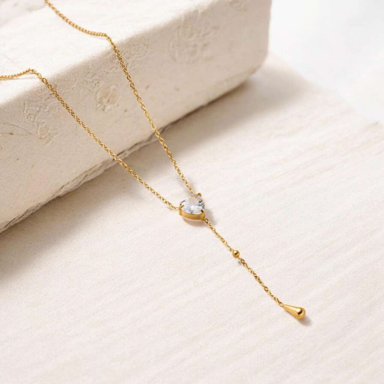Collar ajustable en Y con colgante corazon circonita y gota de agua de acero inoxidable oro 18K waterproof