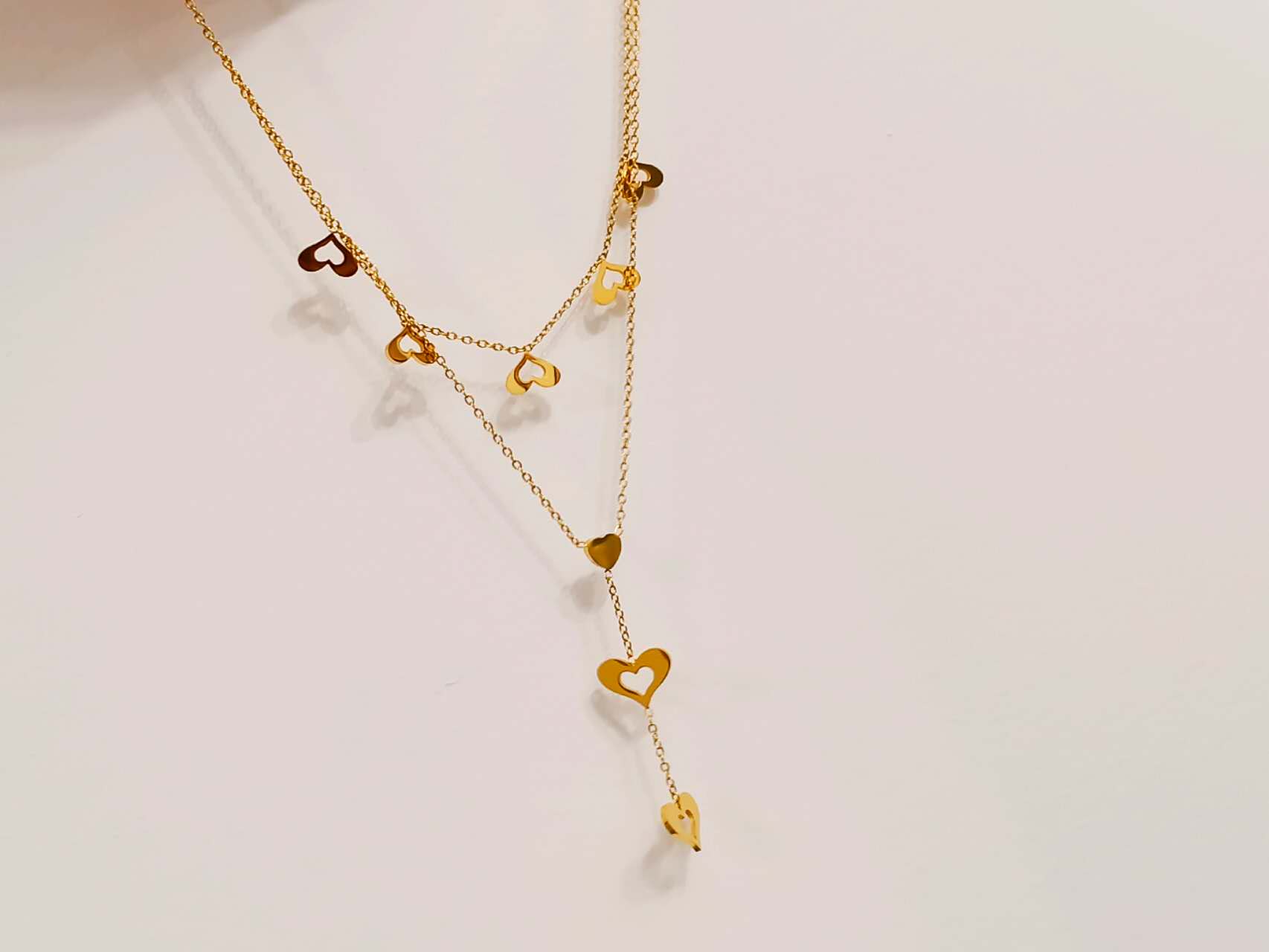 Collar ajustable con doble cadena en Y con colgantes corazones y circonita acero inoxidable oro 18K PVD waterproof