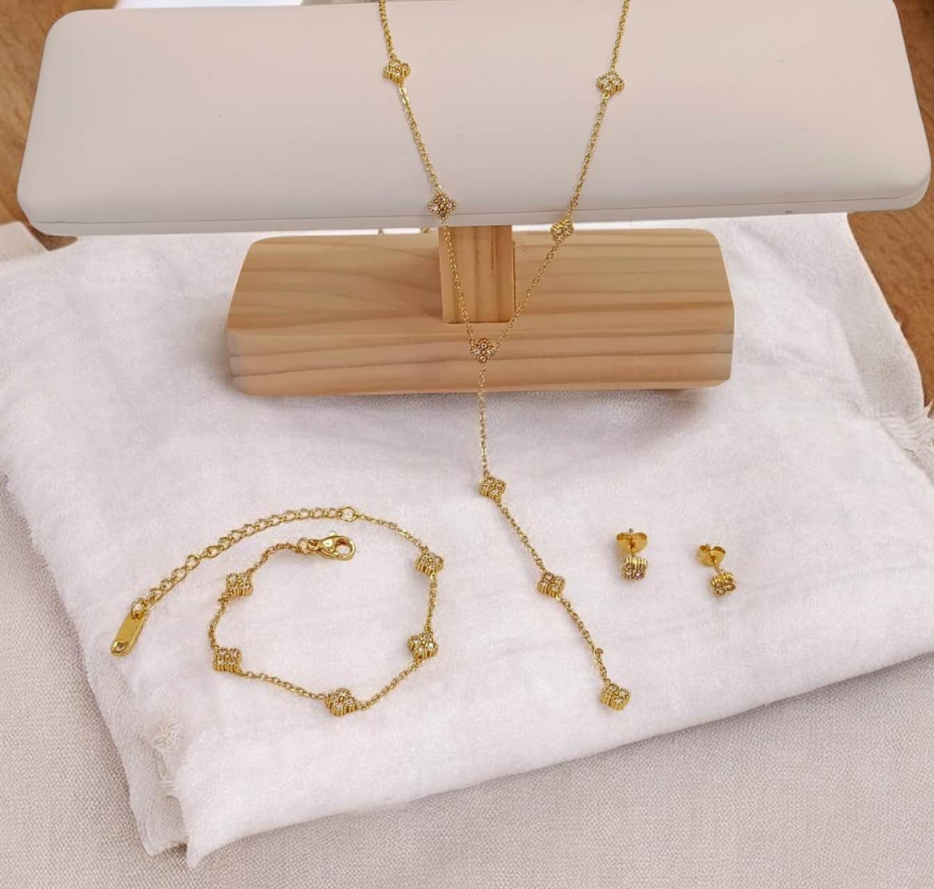 Set de joyas collar ajustable en Y de cuentas de trebol pulsera pendientes a juego de acero inoxidable oro 18K waterproof